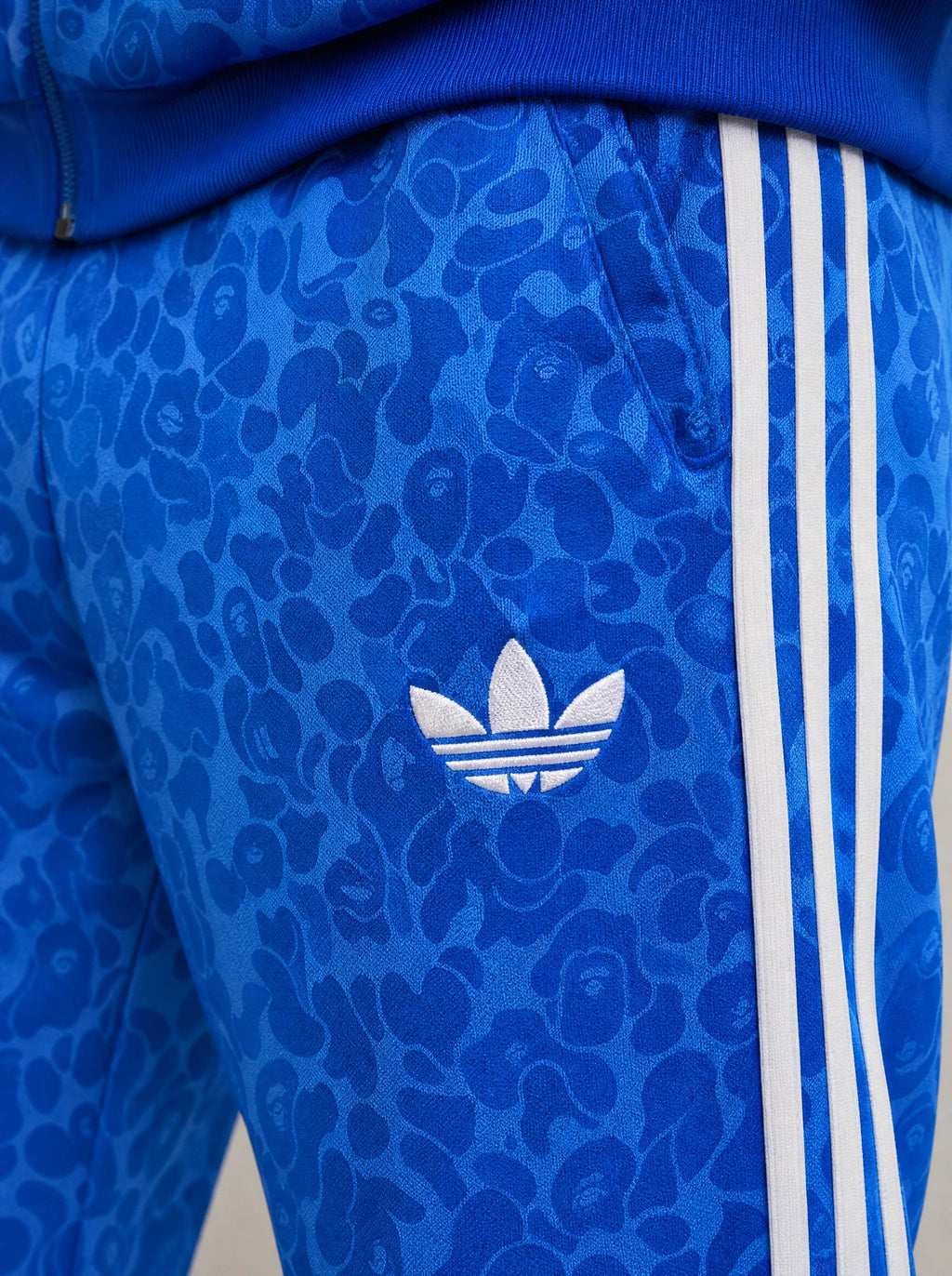 Adidas Kamuflaj Desenli Fermuarlı Eşofman Takımı Siyah Kırmızı
