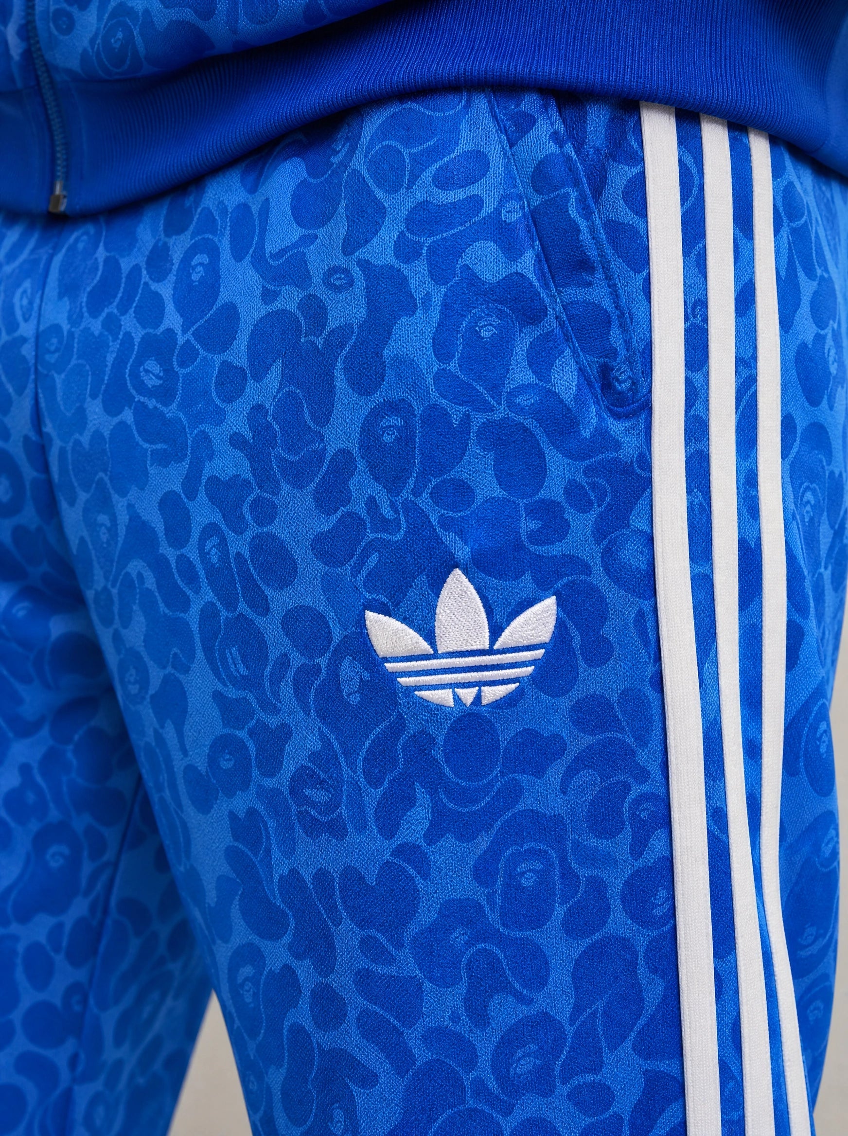 Adidas Kamuflaj Desenli Fermuarlı Eşofman Takımı Siyah Kırmızı