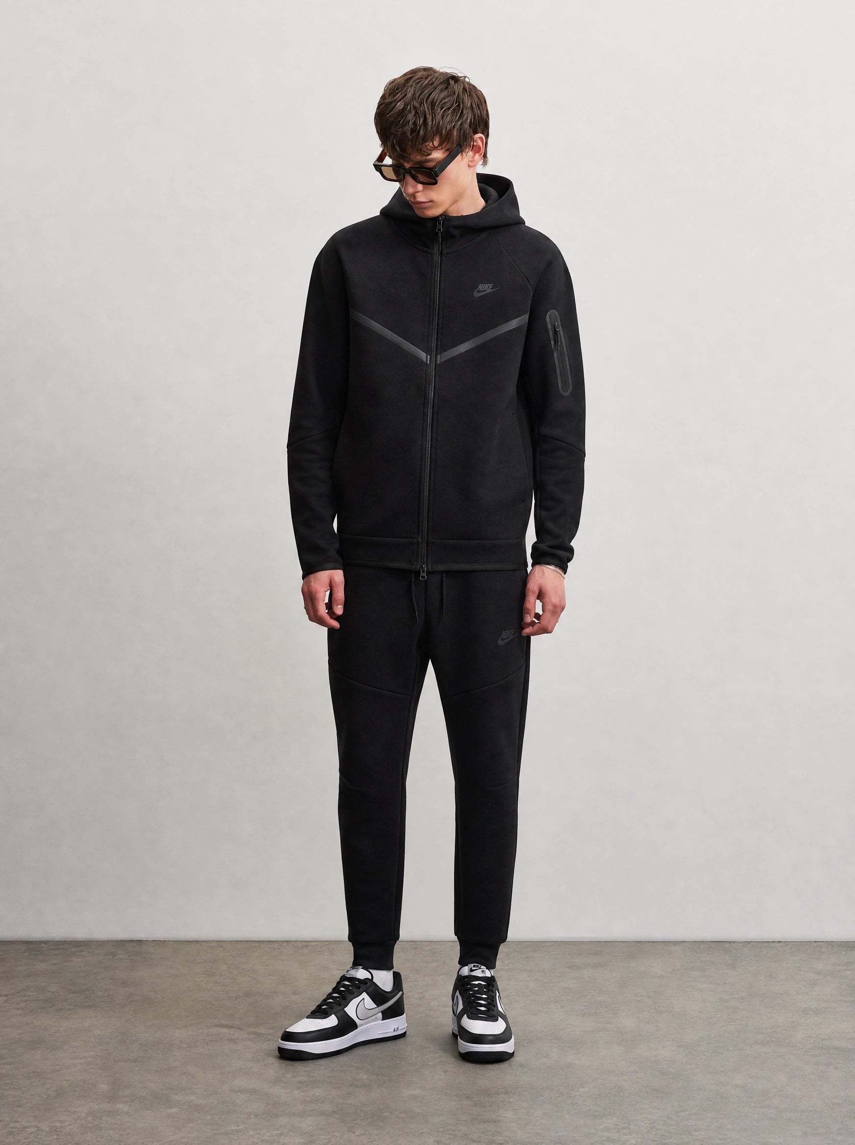 2026 Nike Tech Fleece Gri