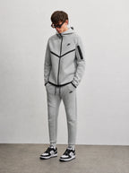 2026 Nike Tech Fleece Gri