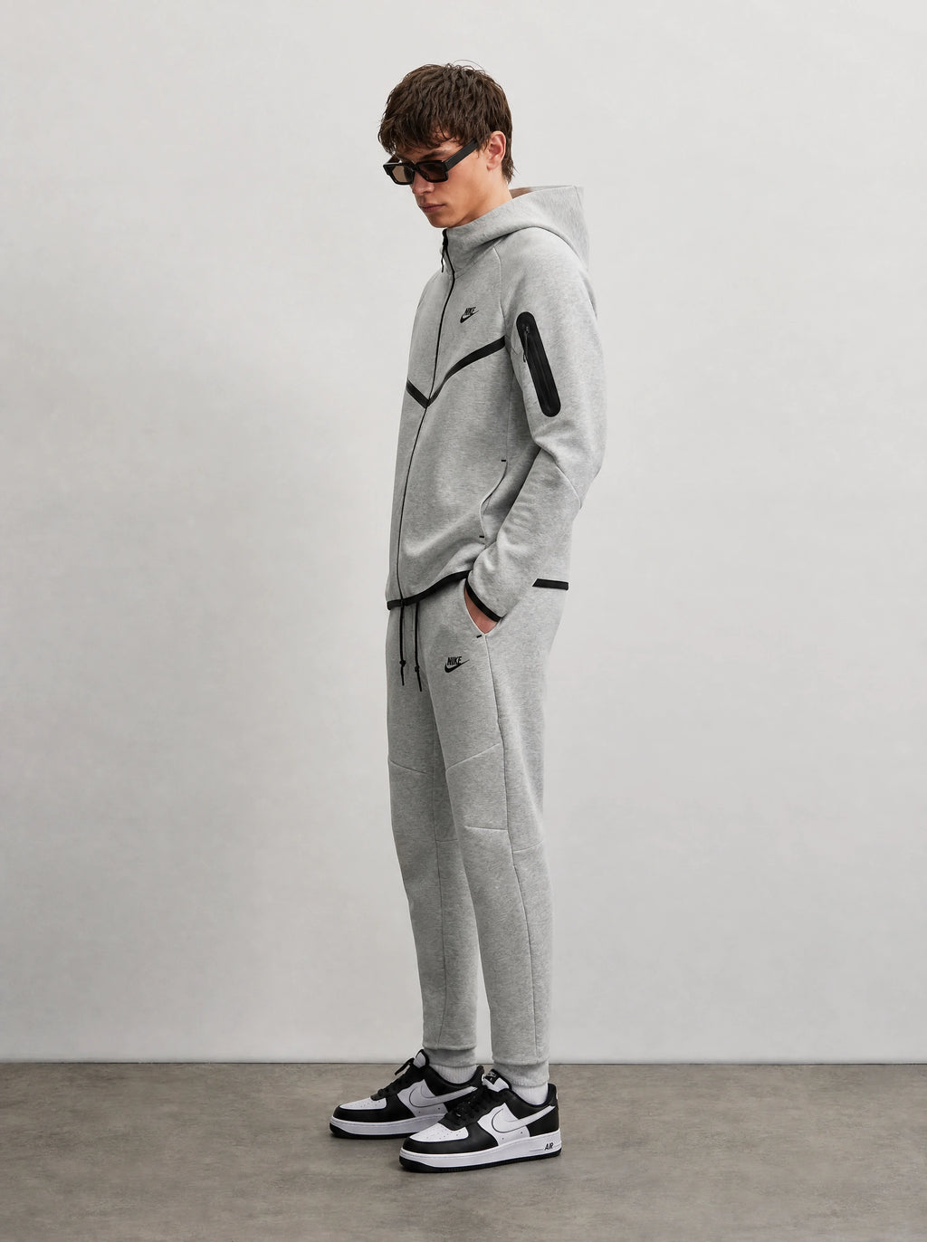 2026 Nike Tech Fleece Gri