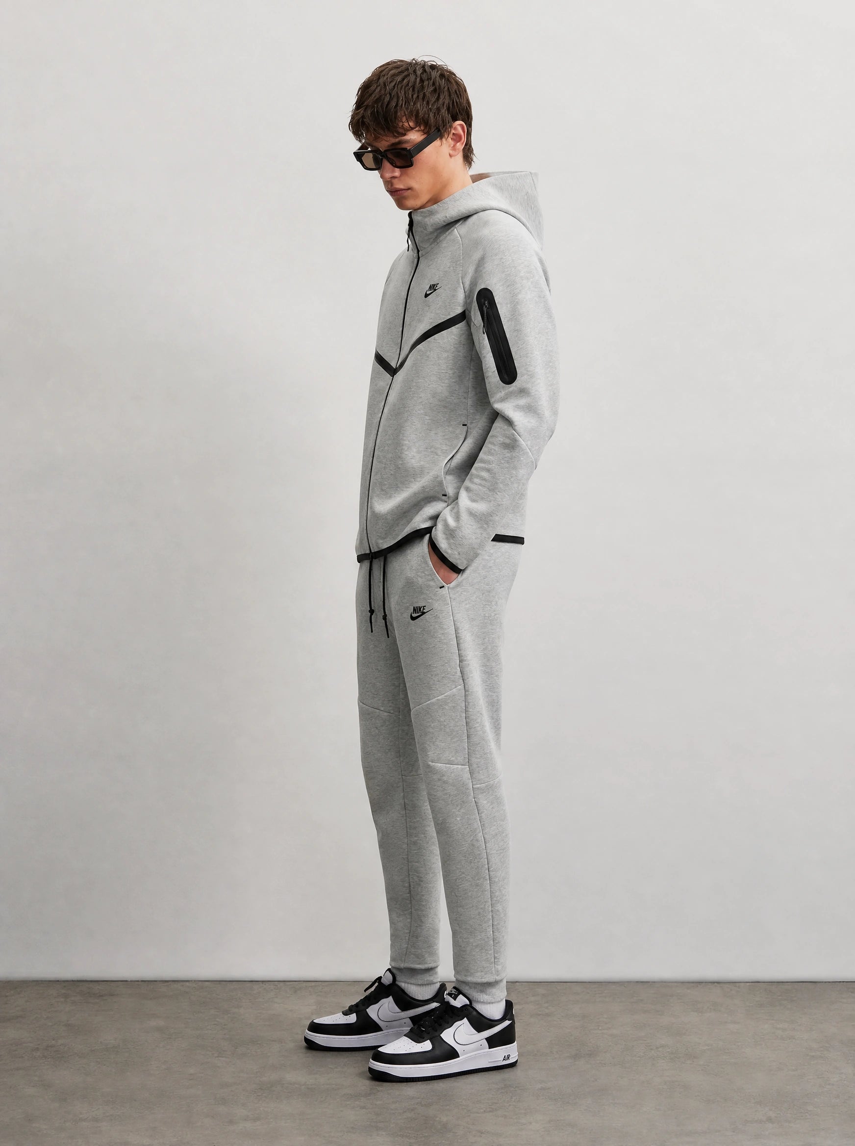 2026 Nike Tech Fleece Gri